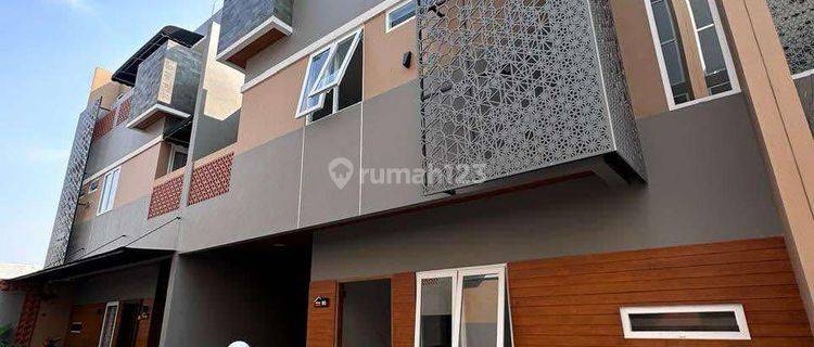 Rumah Mewah Design Modern Eksklusif Dalam Cluster Jagakarsa Jalan Raya Warung Silah Jaksel 1