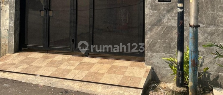 Rumah Bagus di Jl. Asia Baru, Duri Kepa Jakarta Barat 1