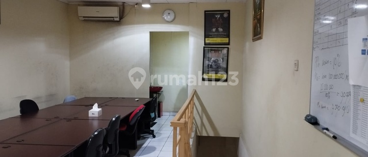 Ready-to-Use Shop House on Boulevard Road in Central Cikarang 1