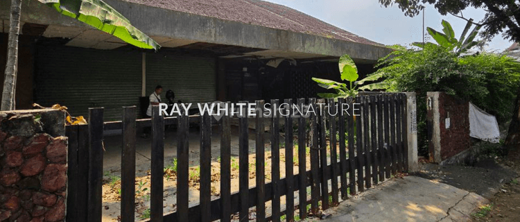 Dijual Rumah Tua Lokasi Bagus di Jl. Simprug Golf  1