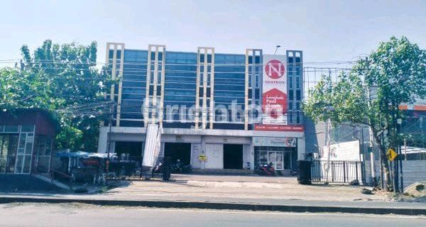 3-Story Shophouse Ready for Business in Majapahit Pedurungan 1