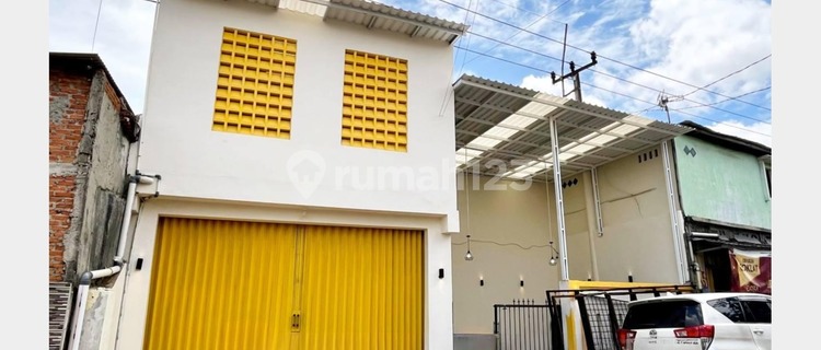 Furnished boarding house, 2 floors, area 12x31, 376m², 27 rooms, East Karawang. 1