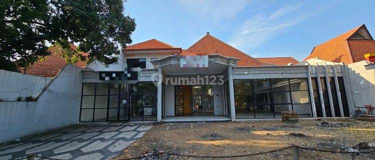 Disewakan Rumah Usaha Pas Untuk Kantor atau Cafe Area Raya Darmo 1