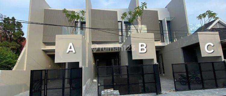 Rumah 2 Lantai Minimalis Modern Tropis Dekat Sma Petra Manyar