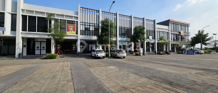 For Rent: 2-Story Shophouse in Citraland Driyorejo Baru Gresik, Close to Toll Road 1