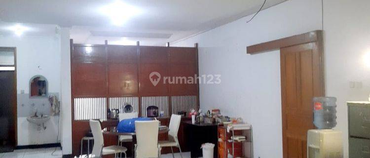 Rumah 2 Lantai Bagus Semi Furnished SHM di Setra Sari, Bandung 1