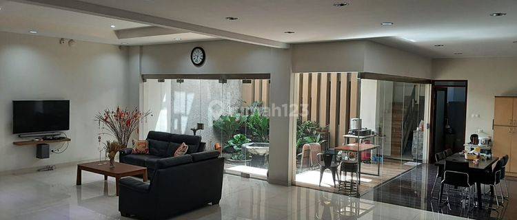 Rumah 2 Lantai Bagus Semi Furnished SHM di Tki 2, Taman Kopo Indah 2, Bandung 1