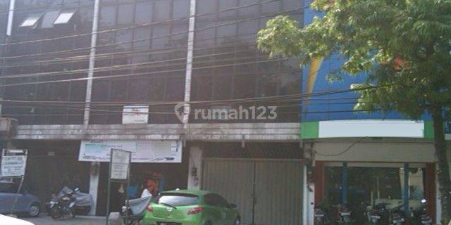 Ruko Dijual,pinggir Jln Ry, Mudah Diakses di Tanjung Duren. 15454 1