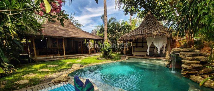 Nature style One bedroom Villa With Private Pool, Garden, And Fish Pond In Gili Trawangan 2309 a 1