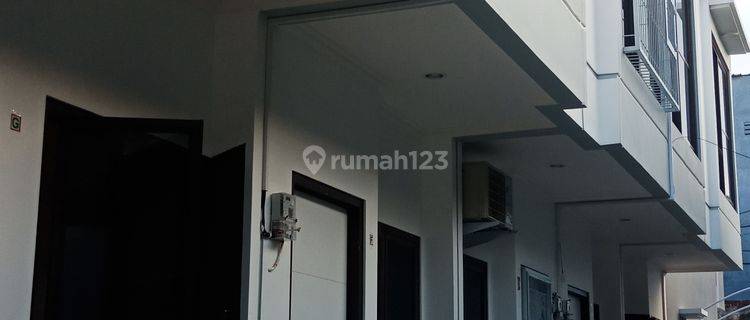 Rumah Murah Kemayoran 2 Lantai, Akses Motor, Shm, Dekat Tol 1