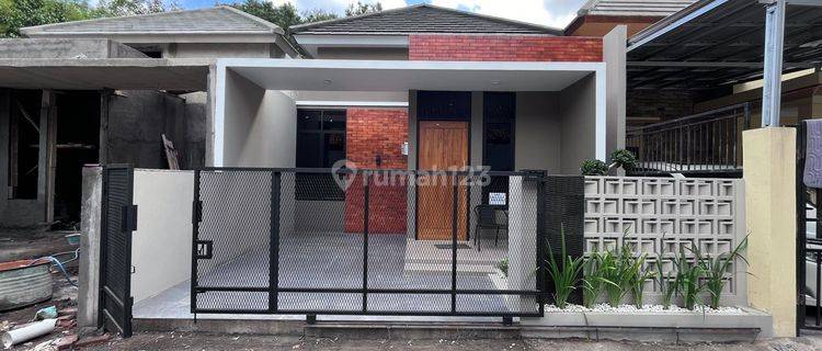 Rumah Estetik Dekat Sd Model Wedomartani Sleman 1