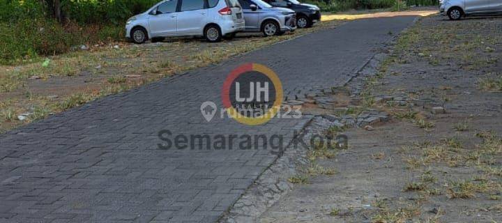 Kavling di jalan MT Haryono 1