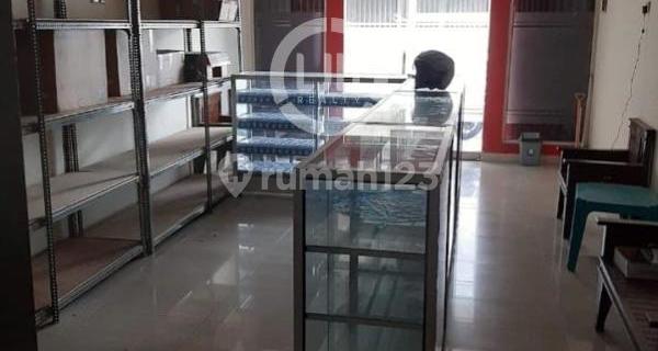 Ruko Bagus di Jalan Soekarno Hatta 1