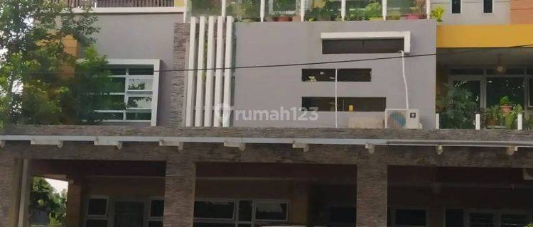 Dijual Cepat Rumah 3 Lantai di Tiban Koperasi 1