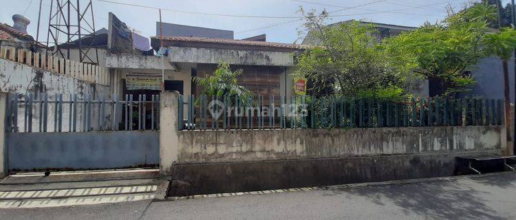 Rumah lama, di Haji Muhi VI , SHM , Butuh Renovasi, hadap  Barat 1