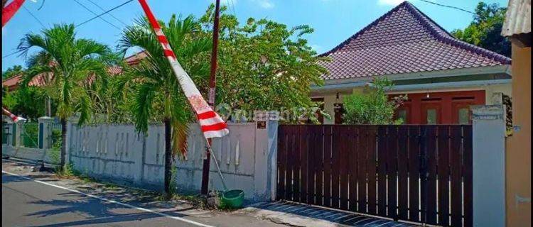 Rumah Bagus Tengah Kota Laweyan Surakarta 1