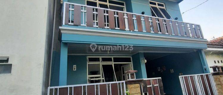 Rumah Bagus Murah 2 Lantai dekat Pasar Nusukan Solo 1