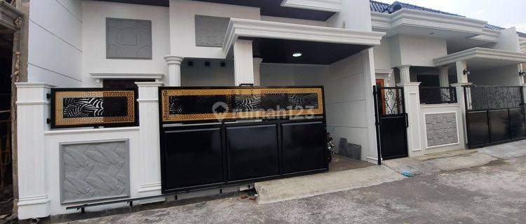 2 Unit Rumah Baru  1,5 Lt Mezzanine Design Modern Classic Hanya 3 Menit Ke Luwes Gentan 1