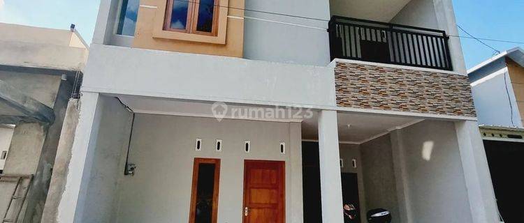 Rumah Cantik 2 Lt Kekinian Di Cluster Gedongan Colomadu 1