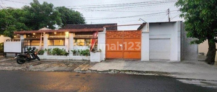 Exclusive Boarding Plus Business Space Near UMS Solo Surakarta Campus 1