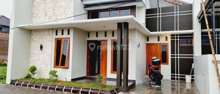 Rumah Cantik Gress Include Furnish Cluster Dekat Exit Tol Klodran Solo 1