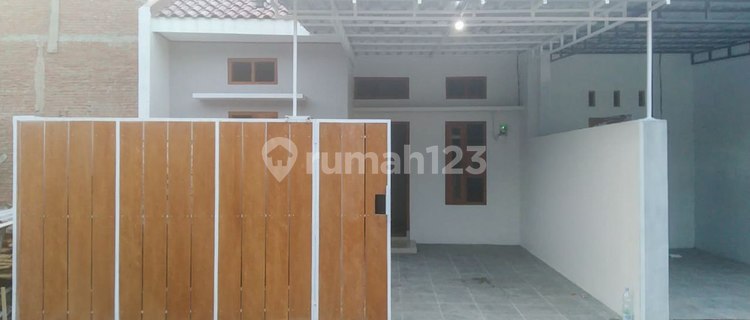 Rumah Murah Cantik Tengah Kota Solo Bonus Pagar Canopi (indent) 1