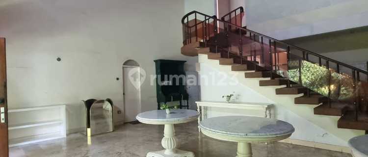 Business property in Senayan Area 1