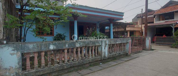 Rumah dalam perumahan jaka Kencana 1