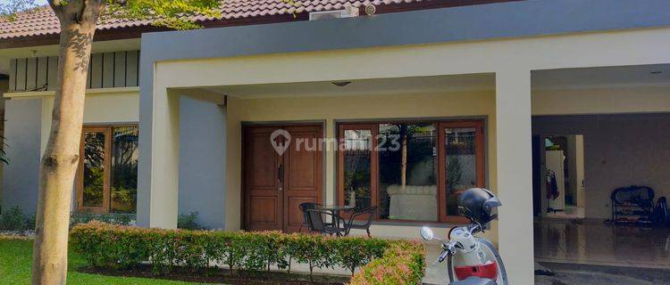 One storey house and spacious in kemang jaksel 1