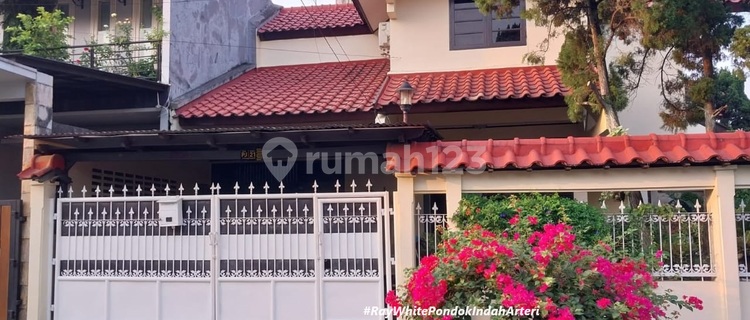 Rumah asri dan nyaman Di Pondok Indah Indah Jakarta Selatan. 1