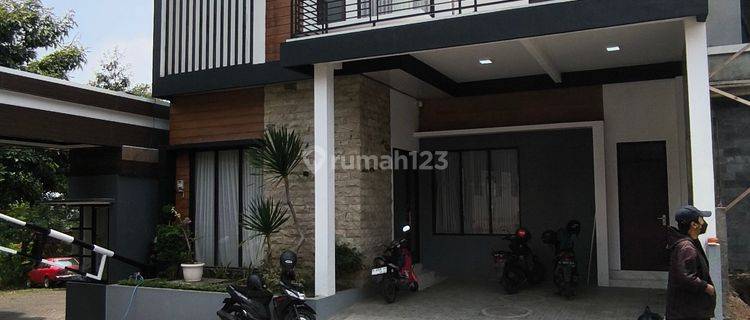 Rumah Villa Batu Plus Kolam Renang Dekat Jatimpark Taman Dolan 1