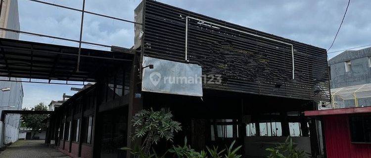 Disewakan Tempat Usaha Strategis Rame Dekat Perumahan Elite Jl. Arief Rahman Hakim 1