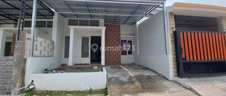 Rumah  baru ,bagus , 1 lantai, siap huni, nyaman dan tenang, dekat club house 1