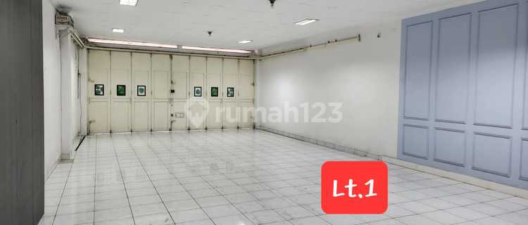 4-Story Shophouse for Business, Office on Cihampelas Street, Bandung 1