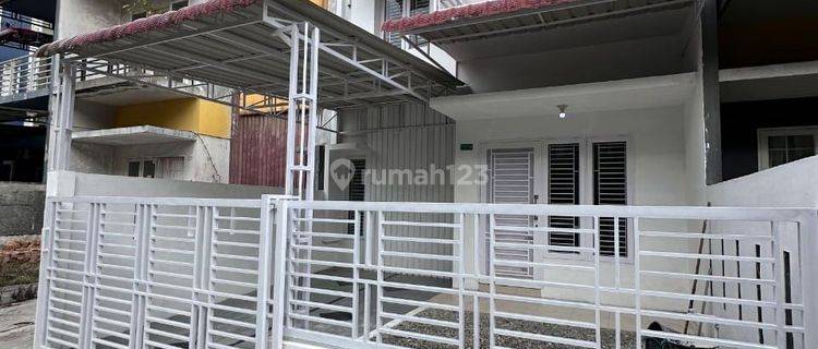 RUMAH DI J CITY MEDAN JOHOR 2 LANTAI SIAP HUNI  1