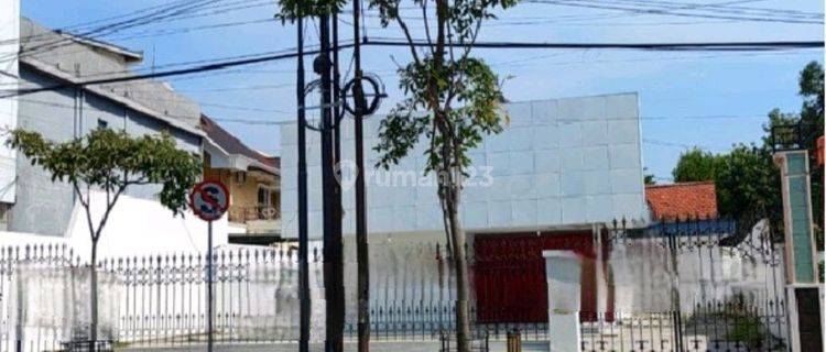 Disewakan Rumah Usaha Jalan Untung Suropati Bojonegoro Rumah 1