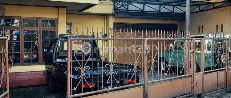 A house by the roadside in Antapani is suitable for an office, close to Borma. 1