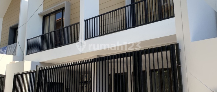 For Sale: Boarding House in Kalijudan Near Unair Campus C, Widya Mandala, and ITS 1