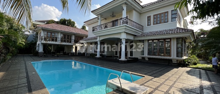 For Sale House in Taman Kedoya Baru, West Jakarta 1