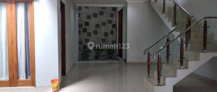 Di sewakan cepat Rumah di Cigadung 2 Lantai Bagus siap huni 1