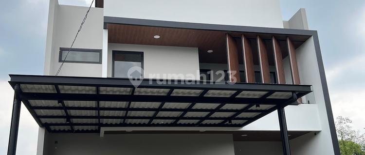 Lippo Cikarang Taman Simprug House Ready to Live Luxury Modern Comfortable Green 1