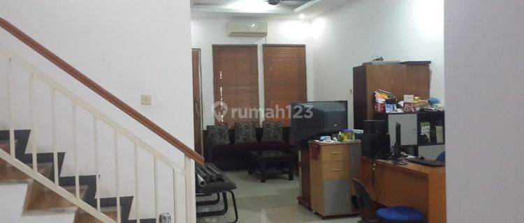 Turun harga dijual Rumah 3 Lantai Pejompongan 1