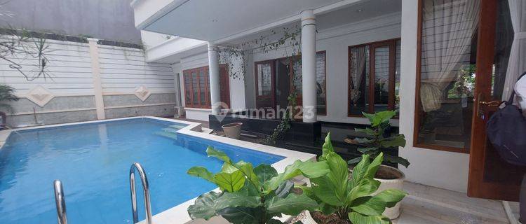 Luxury House in Senayan Good For Expatriate, Embassy Residential 1