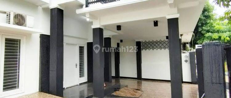 Rumah Semi Furnished 216 M2 di Kemang Pratama Bekasi 1