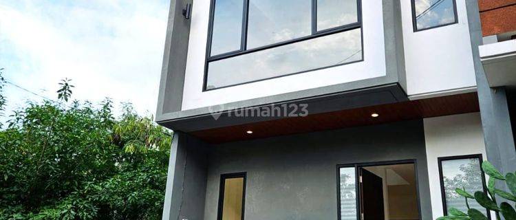 S143 Rumah Mewah Asri di Cluster Jatimurni Pondok Melati Bekasi 1