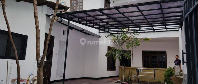  Disewakan Rumah Simpang Darmo Permai Selatan Surabaya Barat Furnish, Siap Huni 1