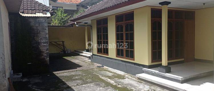 054 Rumah Ada Toko Lokasi Strategis Lt 200m2 Rp 35jt Th Nett Denpasar Bali 1