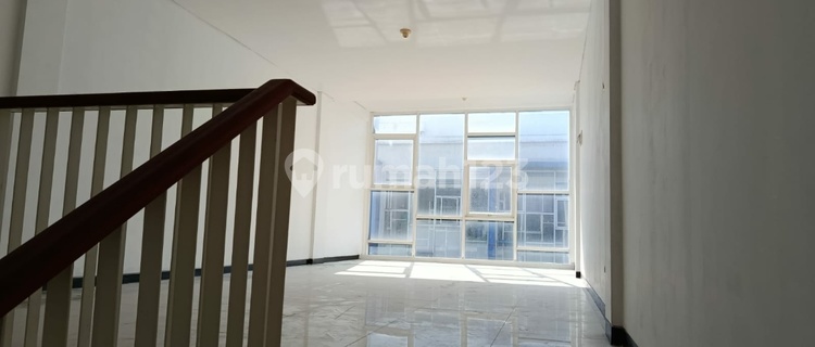 Affordable 3-Story Shophouse Ready for Use in Rungkut Industrial, South Surabaya 1