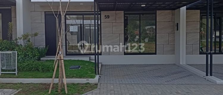 Modern Minimalist House in Kota Baru Parahyangan Cluster, KBB 1