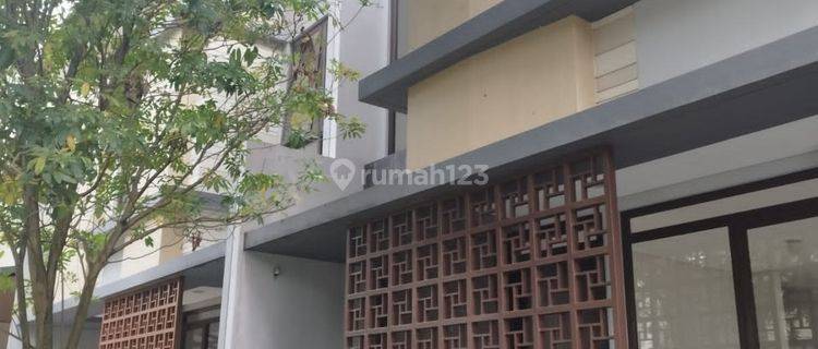 Rumah Dijual di Cluster The Eminent Bsd 2 Lantai Mewah Terawat 1